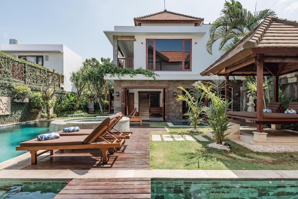 Villa Annecy Seminyak  Exterior photo
